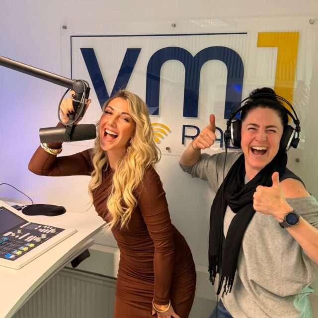 Und weiter geht's mit doppelter Power im VM1-Studio! 👏🏻 Kayla Krystin ist jetzt mit ihrem neuen Song "I Brenn" bei Kathi Hager zu Gast! 🎤

@kaylakrystin