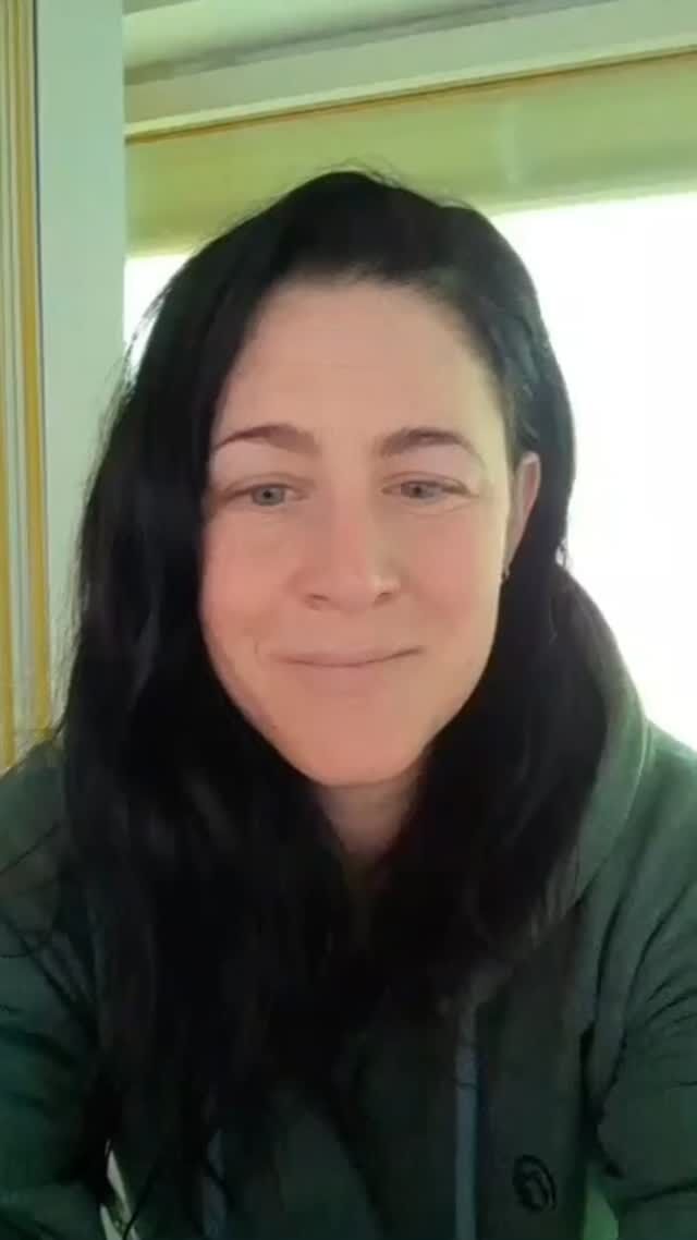 Kathi Hager startet in die neue Woche - mit guter Laune, guter Musik und euren Musikwünschen! ➡️ 013 666 77777 ist die Nummer in's VM1 Studio! 👏🏻