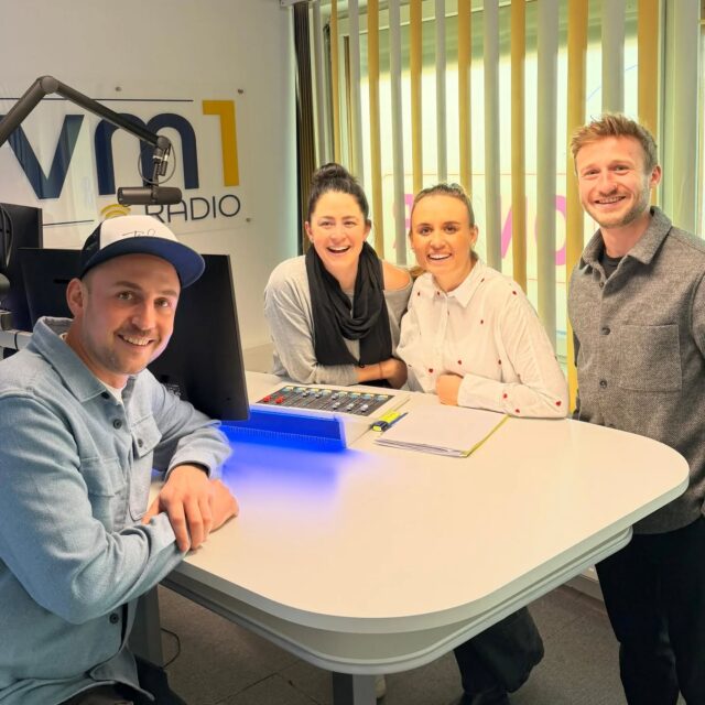 „Geändert hun i nix“ - so heißt der neue Song von Tschentig! 🎶 In neuer Besetzung sind die drei jetzt bei uns im VM1 Studio zu Gast ➡️ bleibt dran, um 15 Uhr hören wir mehr!

@tschentig_official