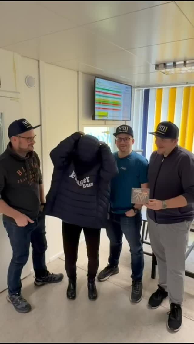 Um Unsinnigen Donnerstag geht's lustig zu bei uns im VM1-Studio! 😉 Kathi Hager empfängt die Pagger Buam und spricht jetzt ab 15 Uhr mit ihnen über ihr 20-Jahre Jubiläumsalbum! 👏🏻

@paggerbuam @diehagerin