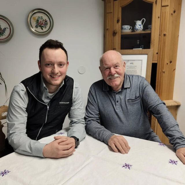 Sonntag = Frühschoppen Tag! 🎶 Dominic Schmalzl von VOLKSBEAT ist heute ab 11 Uhr bei Ingo Rotter im VM1 Studio zu Gast. 🎤 Gemeinsam begleiten euch die beiden mit guter Musik durch den Vormittag! 👏🏻

@volksbeat @ingorottermoderator