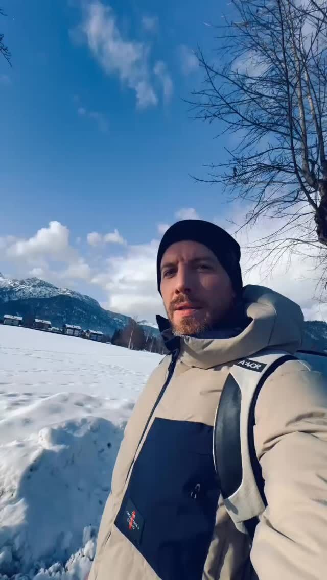 Unser lieber Alex Wartner macht sich bereit für die heutige Sendung "Blasmusik bringt's" ab 20 Uhr hier bei uns auf Radio VM1. 🎺🎶 Seid dabei! 👏🏻

@wartner.alex