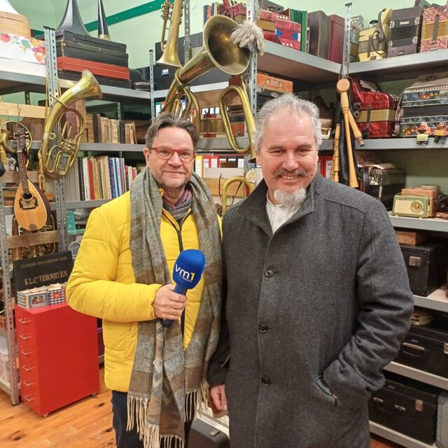 Um 11 Uhr geht´s wieder los mit unseren Heimatgrüßen! Heute macht Karli Lenz in Deutschfeistritz im Bezirk Graz-Umgebung Station. Aber es geht nicht um den Ort oder die Region selbst, sondern um ein ganz besonderes Depot und zwar um jenes für die künftige „Alpenländische Musikwelt“. Bleibt dran, bald erfahren wir mehr!