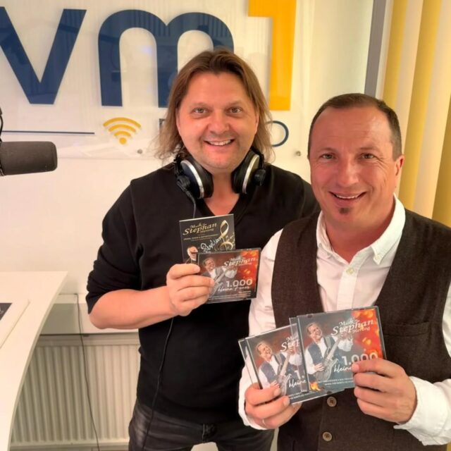 Mit 1000 kleinen Feuern starten wir wortwörtlich im VM1 Nachmittag durch - Stephan Herzog ist bei uns zu Gast und stellt euch jetzt sein neues Album vor! 🎶🎤

@stephan.herzog1977 @wolfgang.c.gmoser