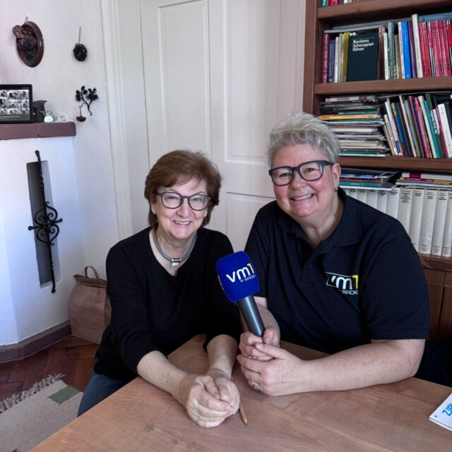 Seit mehr als 70 Jahren werden auf der Freilichtbühne der Schlossbergspiele Rattenberg mit ganz besonderem Engagement ganz besondere Stücke aufgeführt! 👏 Heute ab 11 Uhr besucht Lilly Staudigl die Vereinsobfrau Claudia Lugger und spricht mit ihr unter anderem über die anstehende Premiere des heurigen Stücks Notburga. 🙂

@schlossbergspiele @lillystaudigl