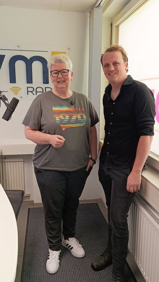 "ZWASAM" wird's im VM1 Studio! 😃 Heute ist "nur" ein Teil des Singer-Songwriter Ehepaars Kerstin und Michael Hausegger bei Lilly Staudigl zu Gast - aber wir freuen uns trotzdem sehr über den musikalischen Besuch bei uns! 🎶

@zwasam_musik @lillystaudigl