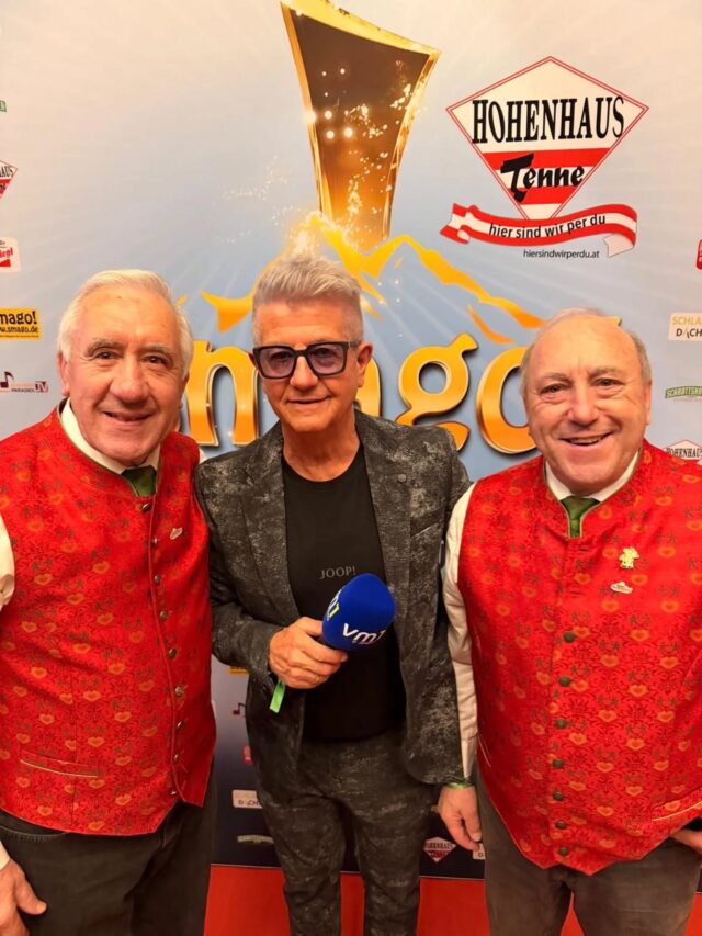 Was für ein toller Abend war das gestern beim smago! Award in der Hohenhaus Tenne in Schladming! 👏🏻 Wir von Radio VM1 waren mit dabei und haben so viele tolle Künstler und Musiker für euch getroffen! 🎤

@smago_onlinemagazin @hotenne_schladming @sepp_mattlschweiger @die_edlseer_official @marco_ventre.offiziell @marc_pircher @natalie_holzner @juzimusik @nockis