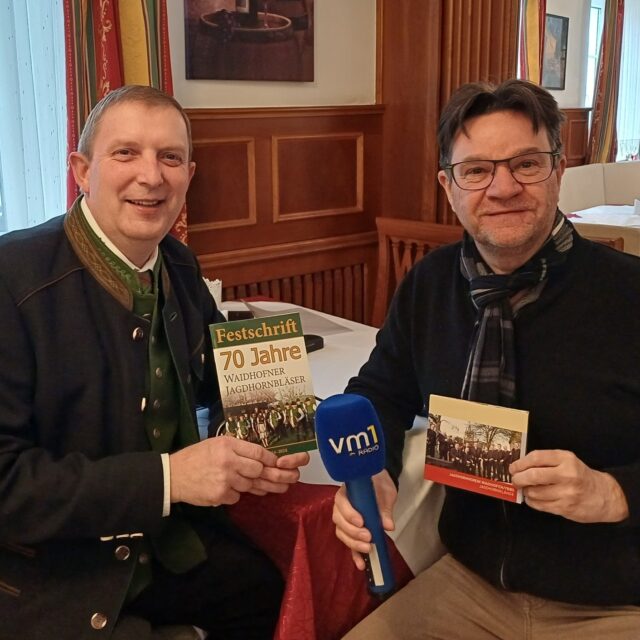 In Waidhofen an der Ybbs spielt das Jagdhornblasen eine ganz besondere Rolle! Im ganzen Bundesland Niederösterreich gibt es sogar 165 gemeldete Jagdhornbläsergruppen. ➡ Karli Lenz macht mit den VM1 Heimatgrüßen heute bei einer dieser Gruppen Halt - ab 11 Uhr erfahren wir mehr über diese besondere Tradition! 👏