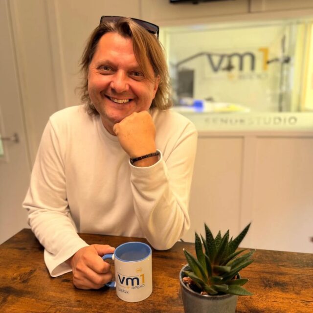 So sieht gute Laune im VM1 Studio aus! 😁 Wolfgang Gmoser begleitet euch mit euren Musikwünschen durch den Nachmittag! ➡️ 013 666 77777 anrufen und wünschen 👍🏻

@wolfgang.c.gmoser