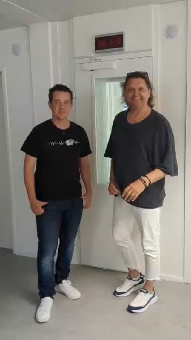 Patrick Steindl ist jetzt für euch ON AIR im VM1 Nachmittag 🎤 Mit dabei sein neuester Hit "Ein heißer Sommerflirt" 👏🏻

@patrick.steindl93 @wolfgang.c.gmoser