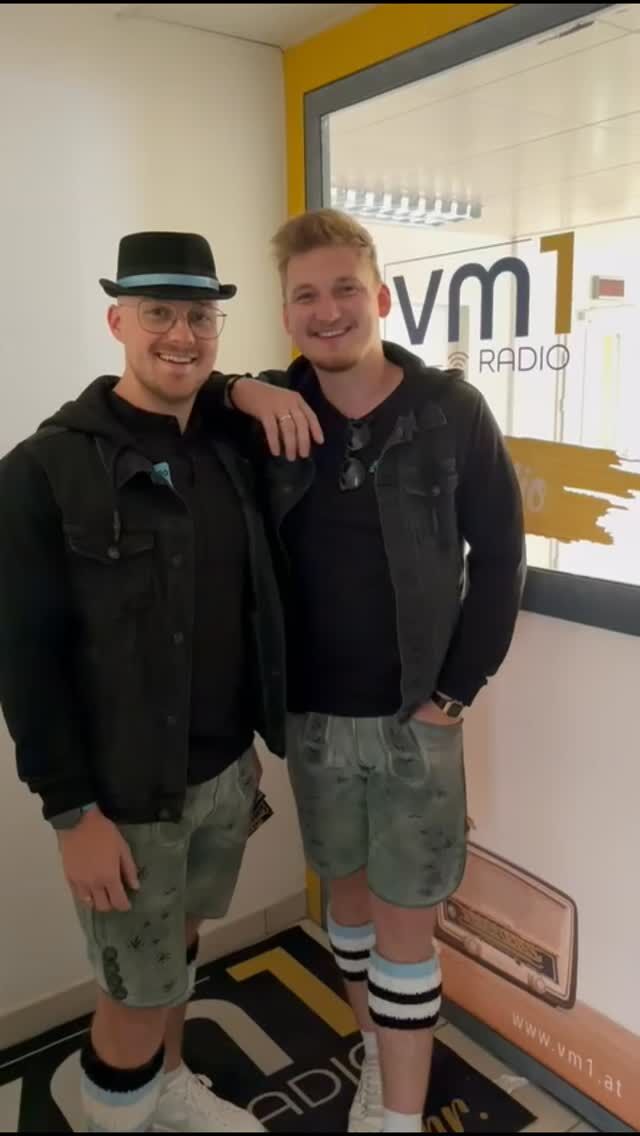 Sie liefern einen Hit nach dem nächsten - DIE SÜDSTEIRER. 👏🏻 Jetzt ab 15 Uhr sind sie bei Kathi Hager im VM1 Nachmittag zu Gast und bringen ihre brandneue Single mit: DorfDiscoKinder. ➡️ Wir sind gespannt, was uns erwartet - mit Sicherheit ganz viel gute Unterhaltung! 😉 Seid dabei!

@die_suedsteirer @diehagerin