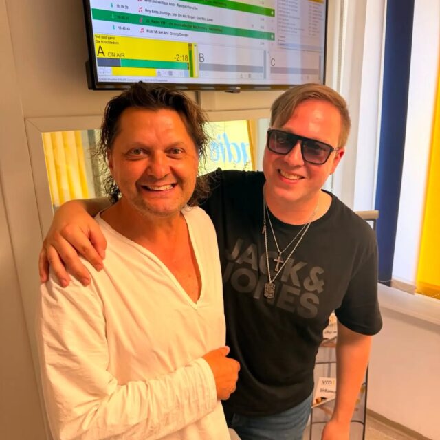 David Blabensteiner aus dem Waldviertel ist jetzt live bei Wolfgang Gmoser im VM1 Studio zu Gast mit dem neuen Album PONTE SISTO 🎶👏🏻

@david_blabensteiner