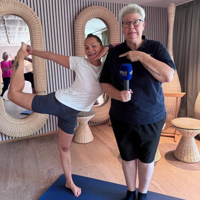 Heute wird's beweglich! 😃 Lilly Staudigl ist heute in der Wildschönau unterwegs und trifft die Fitnesstrainerin und Yoga-Lehrerin Daniela Peer. ➡ Ab 11 Uhr erfahren wir mehr über die Bewegung, aber auch über die Philosophie, die hinter Yoga steckt. Wir sind gespannt! 👏