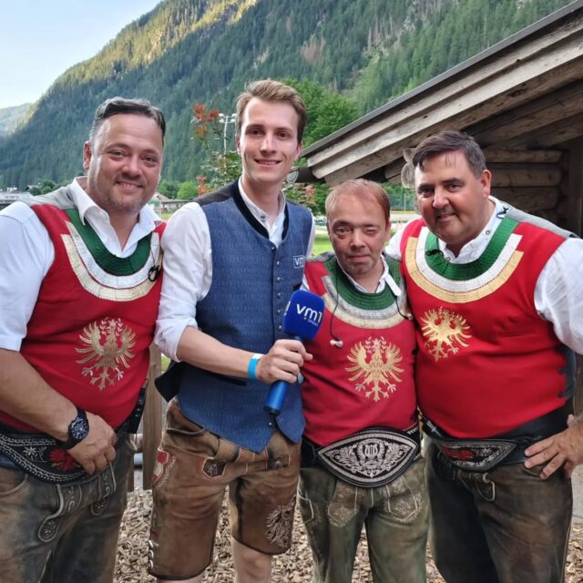 Unser lieber Philipp war für euch beim Ursprung Buam Fest dabei. ➡️ Heute ab 16 Uhr gibt's den Nachbericht im VM1 Nachmittag dazu! 👏🏻

@ursprungbuam