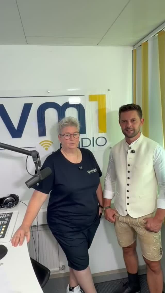 Florian Fesl ist zurück mit seinem neuen Album "Zurück zu den Wurzeln" - jetzt schon zu Gast bei uns im VM1 Studio und ab 17 Uhr live ON AIR für euch! 👏🏻

@florian.fesl