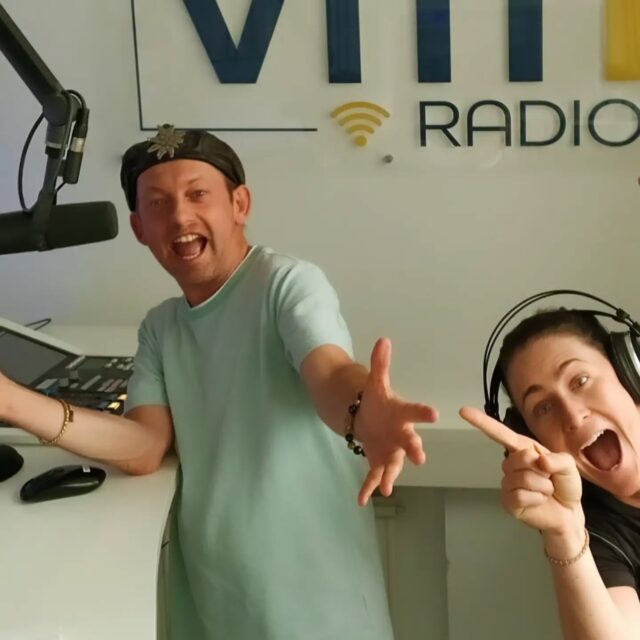 Jetzt bei Kathi Hager im VM1 Nachmittag zu Gast: Spitzbua Markus mit einer Portion geballter Unterhaltung im Gepäck 👏🏻😃

@spitzbuamarkus