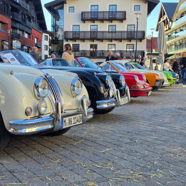 Unsere heutigen Heimatgrüße lassen die Herzen aller Auto-Freunde höher schlagen - ganz besonders die der Oldtimer-Fans! 👏 Bernie Egger berichtet vom exklusiven Oldtimer-Event "Seefeld Classic Cars" in Seefeld in Tirol. Dort wurden die motorisierten Schmuckstücke kürzlich präsentiert, ausgefahren und prämiert! ➡ Um 11 Uhr hören wir mehr!

@seefeld_classic_cars