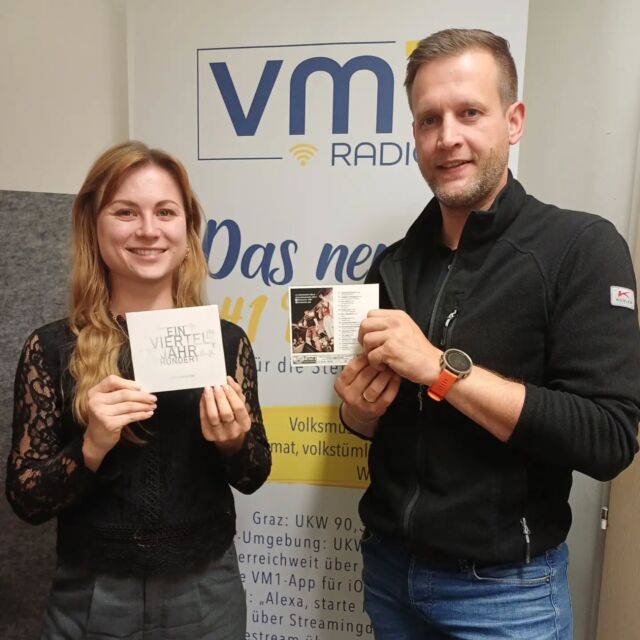 Um 20 Uhr geht's wieder los! ➡️ Karli Lenz hat heute eine CD-Vorstellung für uns: Die Blaskapelle EBB mit "Ein Viertel Jahrhundert". 🎶 Zu Gast im Studio sind Sabrina Maritschnig und Christoph Hofstätter!👏🏻 

@blaskapelle_ebb
@karli.lenz